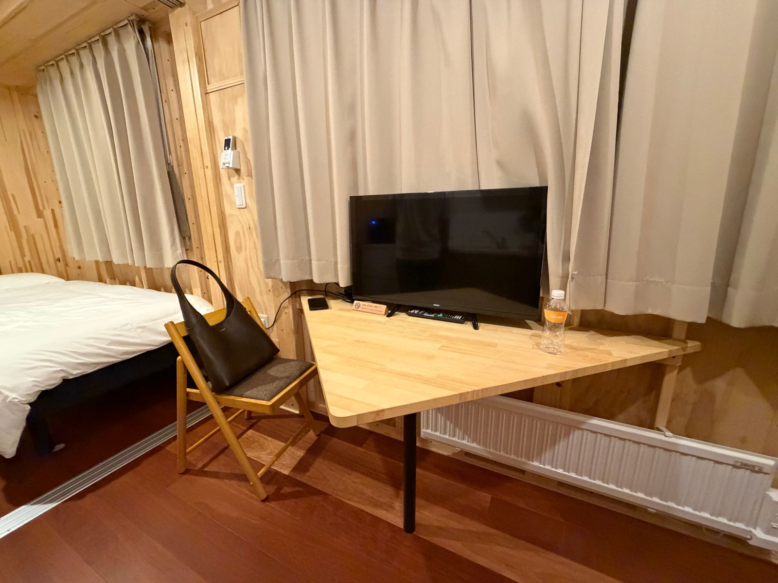 電視與書桌
