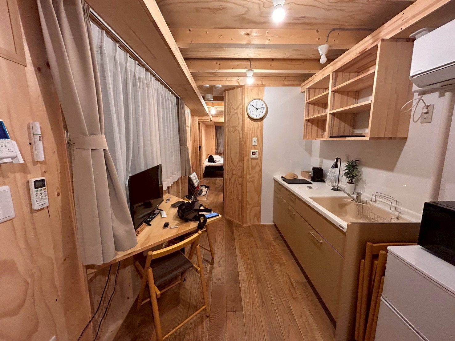 小木屋室內全景