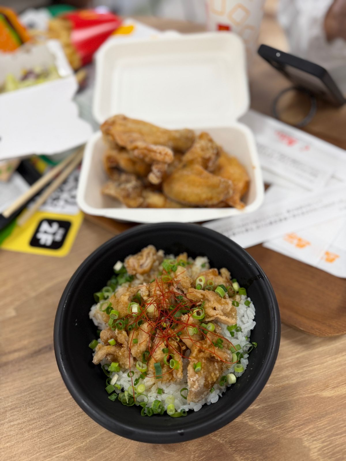 雞肉丼與炸雞