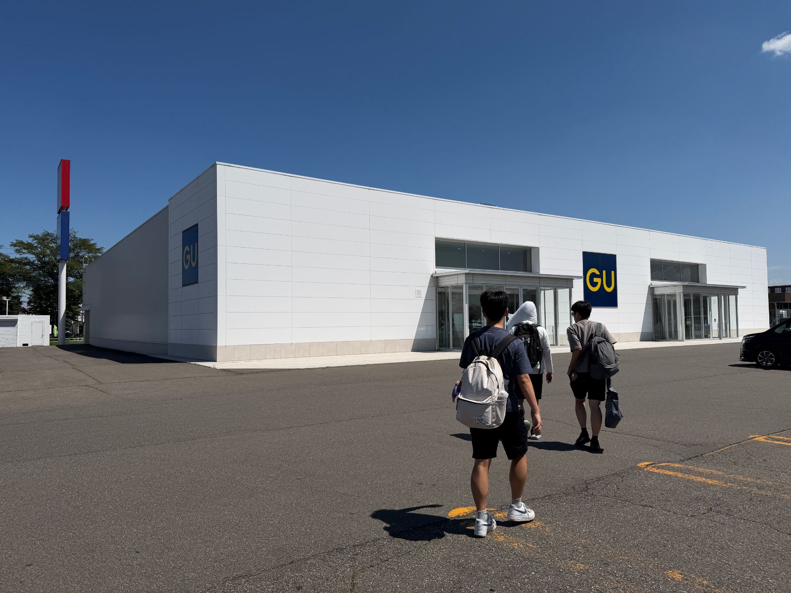 商場外觀與GU